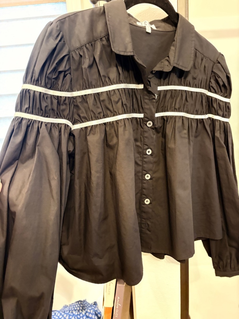 TCEC Black Cropped Button-Front Puff Sleeve Blouse with White Piping